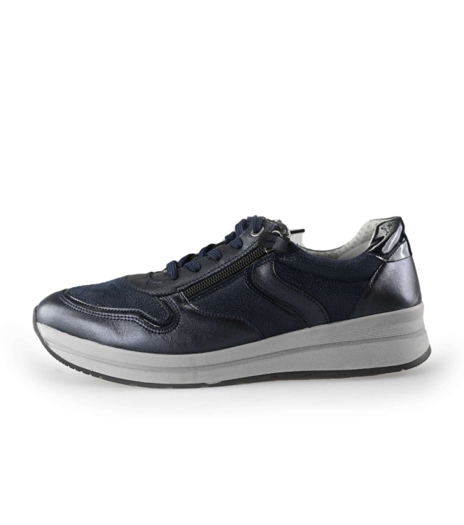 Feyn Sneakers
