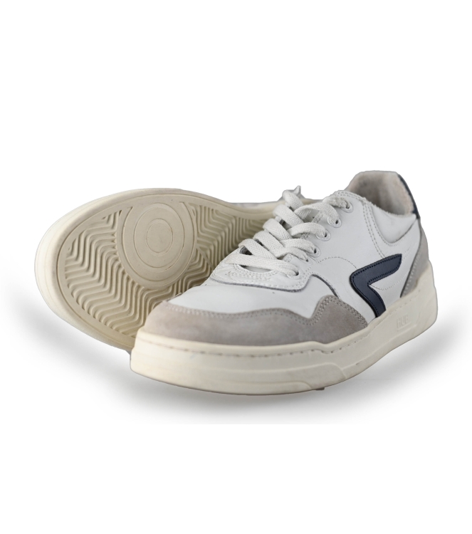 Hub Sneakers