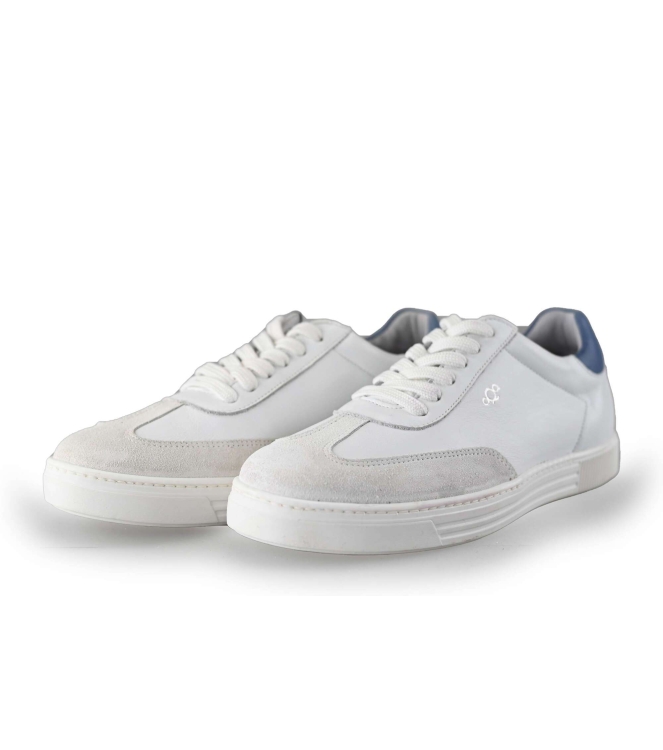 AQA Sneakers