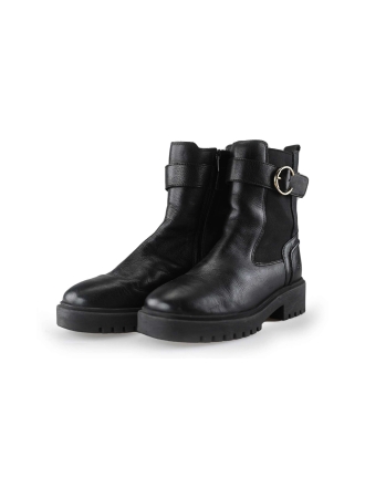Chelsea boots