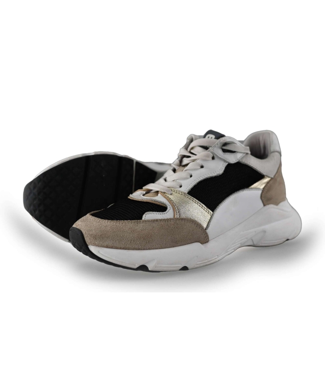 Maruti Sneakers