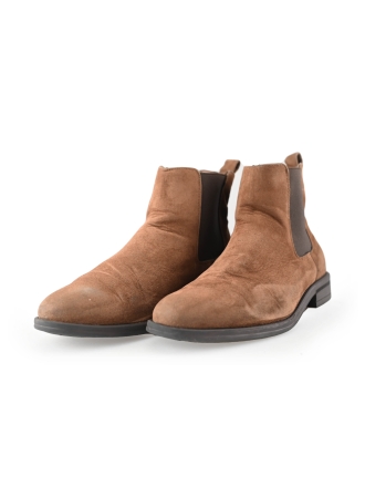 Chelsea boots