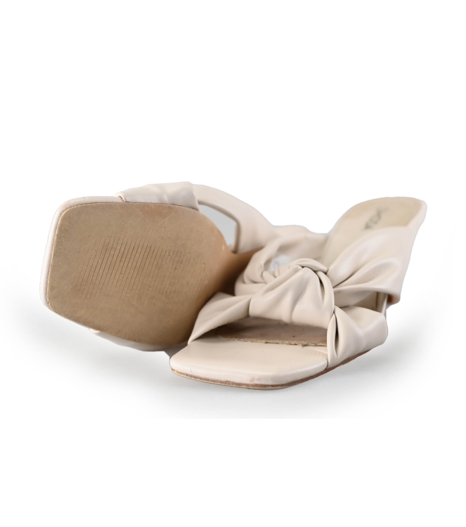 Omoda Slippers
