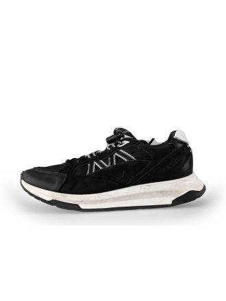 Giga Sneakers