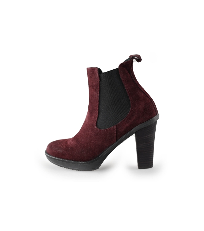 Cypress Chelsea boots