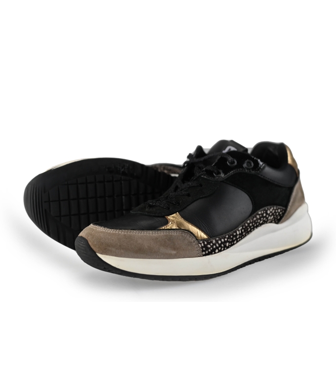 Maruti Sneakers