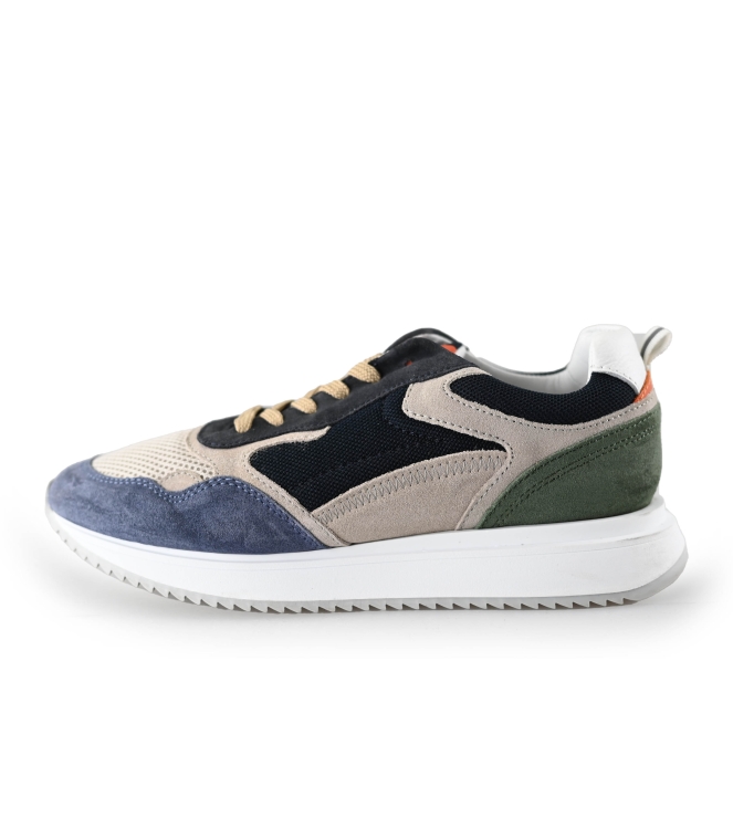 DSTRCT Sneakers