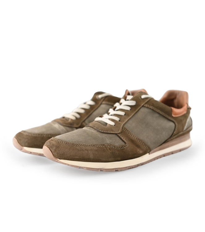 Travelin Sneakers