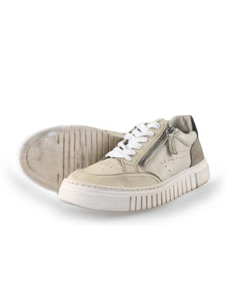 AQA Sneakers