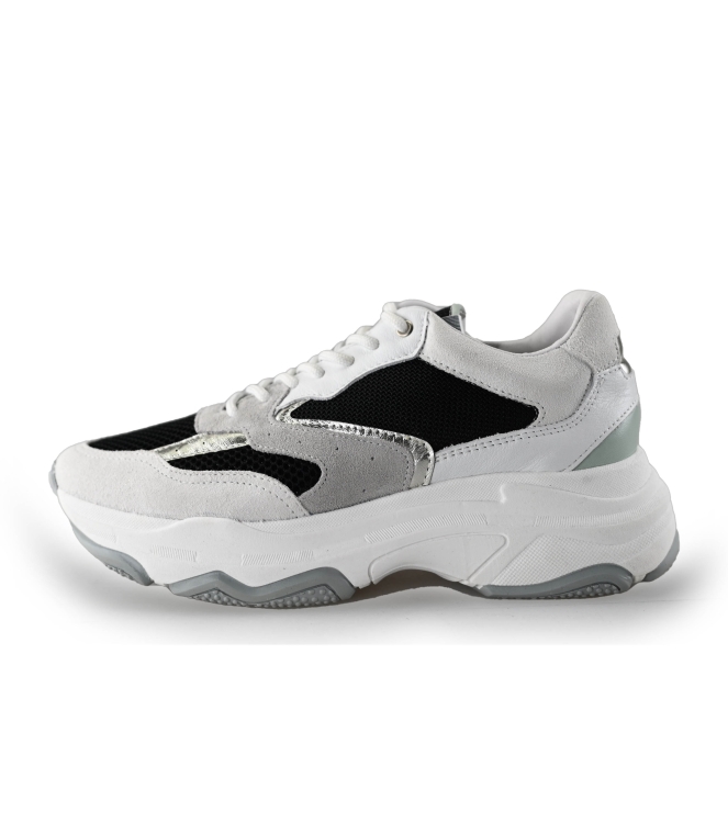 Giga Sneakers