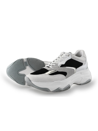 Giga Sneakers