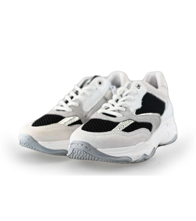 Giga Sneakers