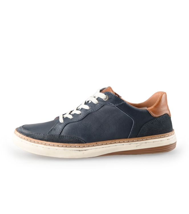 Travelin Sneakers