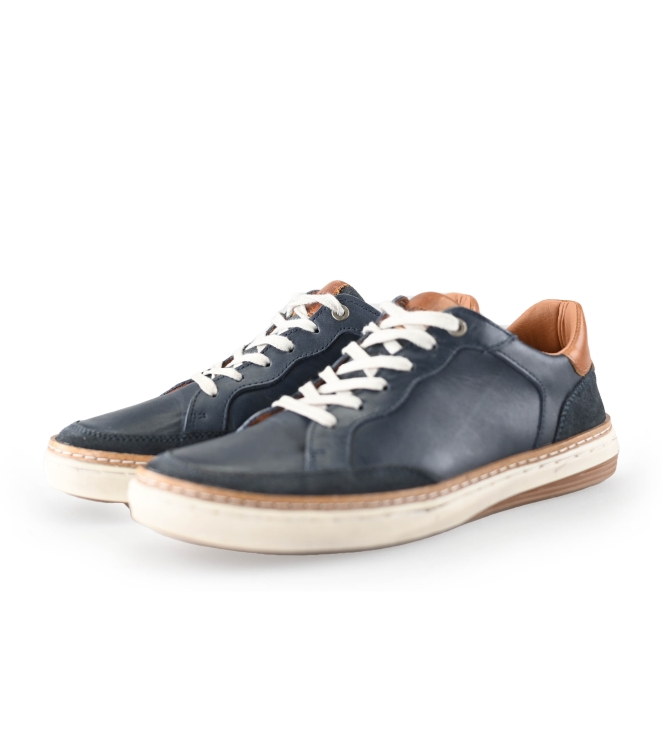 Travelin Sneakers