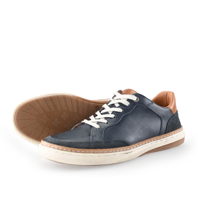 Travelin Sneakers