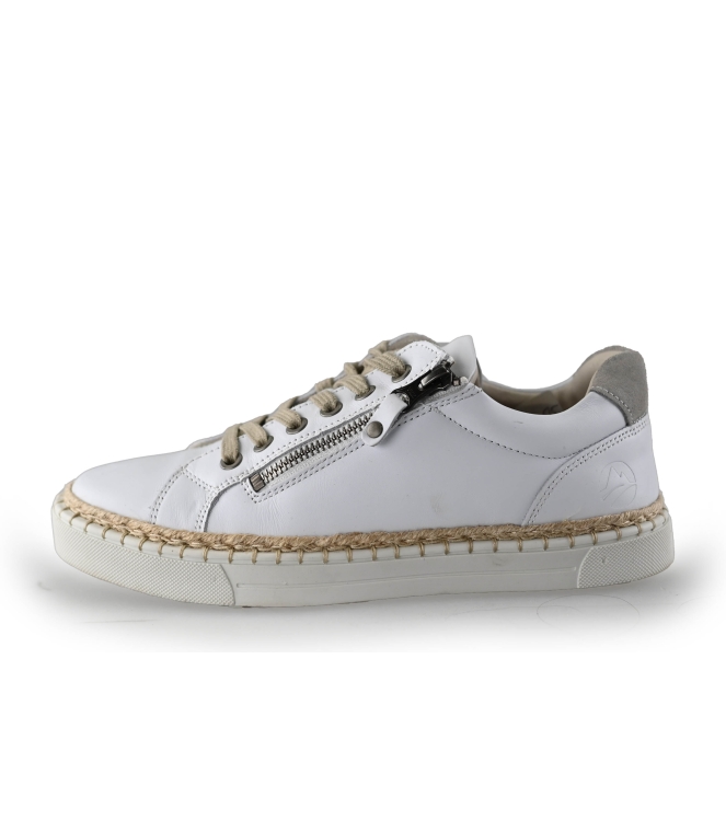 Travelin Sneakers