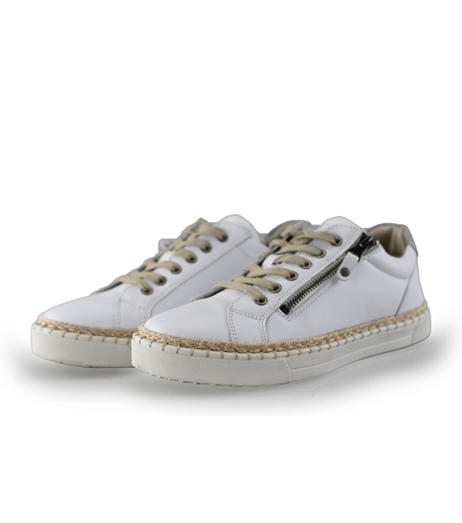 Travelin Sneakers