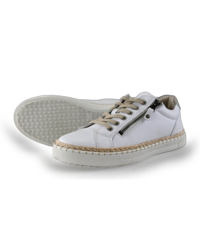 Travelin Sneakers