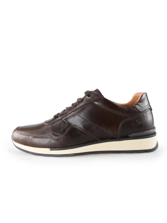 Travelin Sneakers