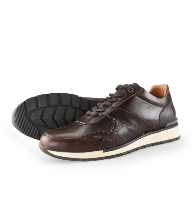 Travelin Sneakers