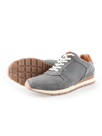 Travelin Sneakers
