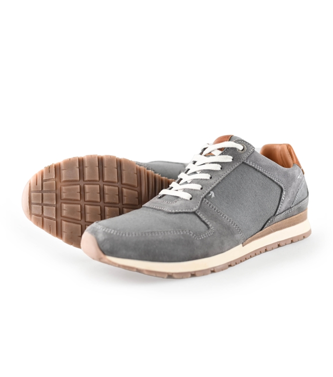 Travelin Sneakers