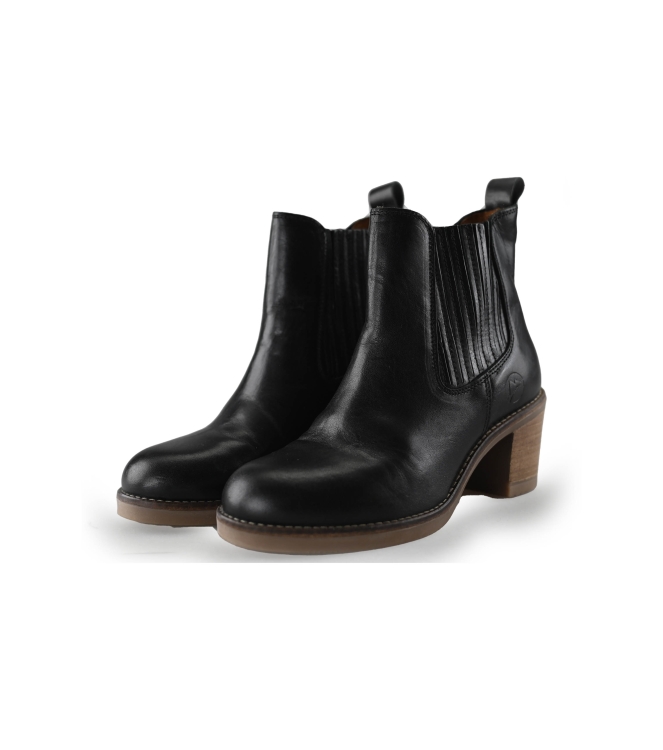Travelin Chelsea boots
