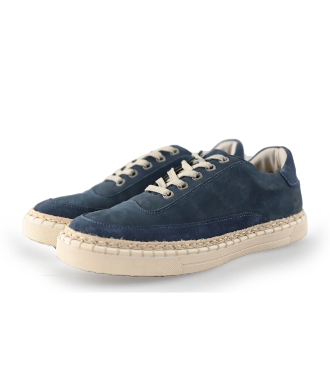Travelin Sneakers