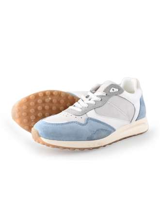 Travelin Sneakers