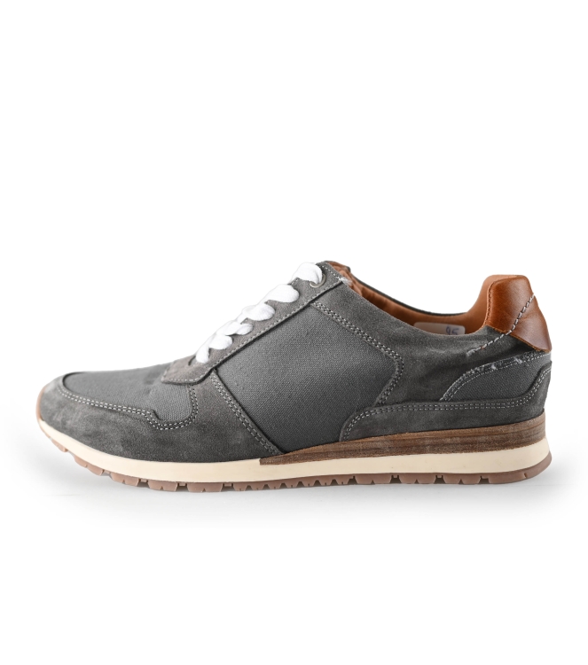 Travelin Sneakers