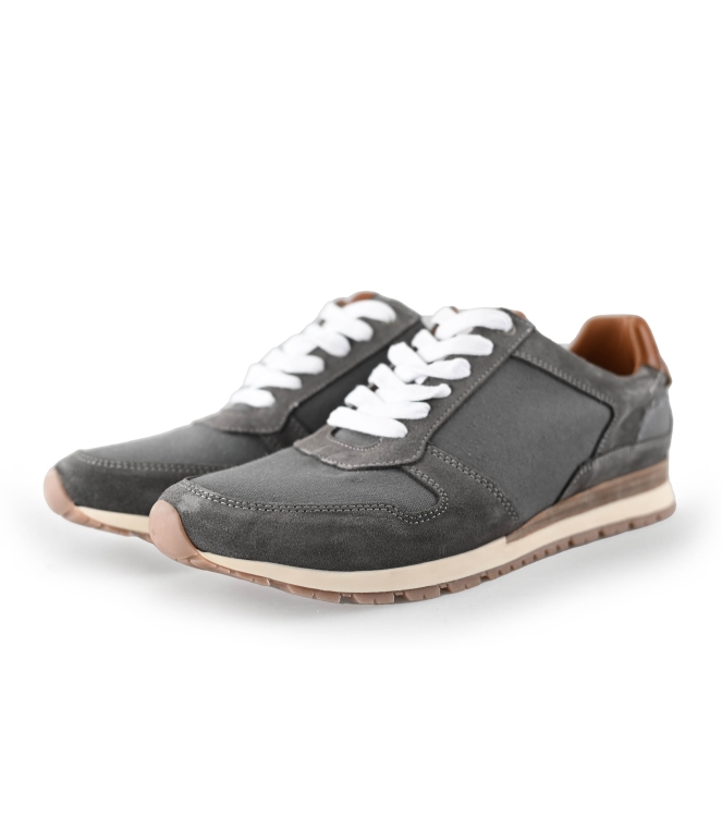 Travelin Sneakers