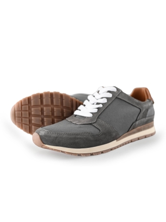 Travelin Sneakers