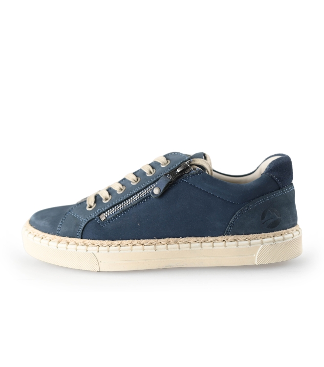 Travelin Sneakers