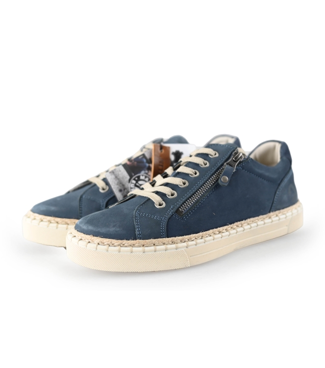 Travelin Sneakers
