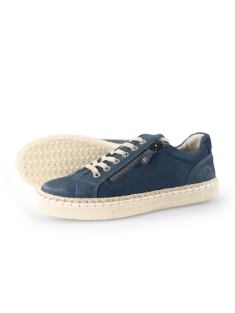 Travelin Sneakers