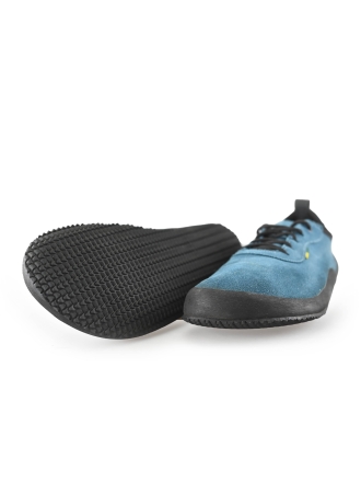 By Lenka Veterschoenen