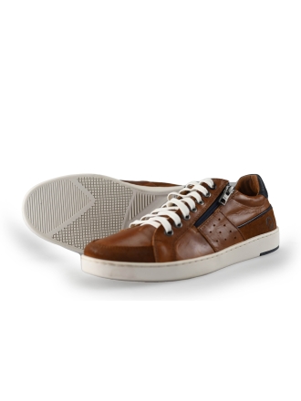 Travelin Sneakers