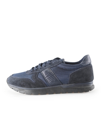 Invinci Sneakers