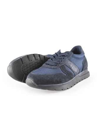 Invinci Sneakers