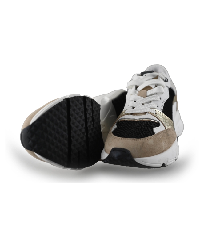 Maruti Sneakers