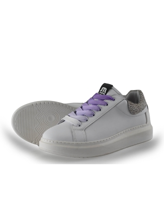 Maruti Sneakers