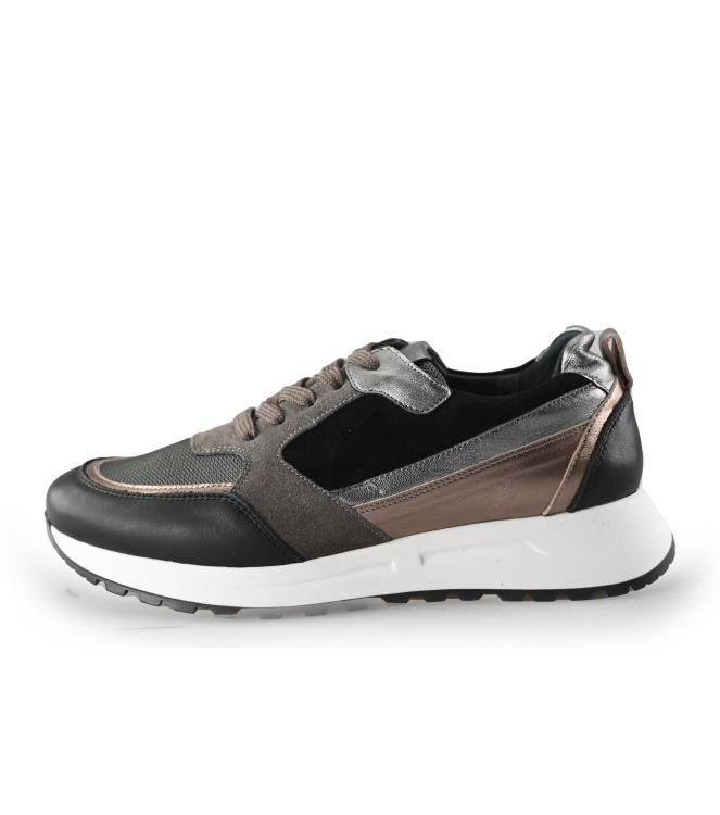 AQA Sneakers