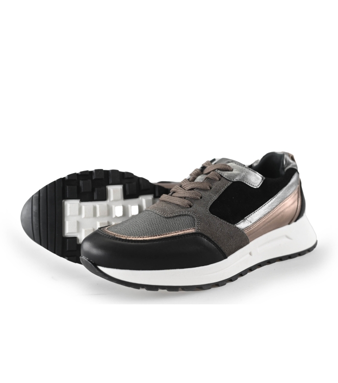 AQA Sneakers