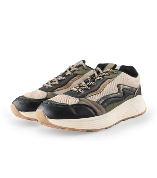 DSTRCT Sneakers