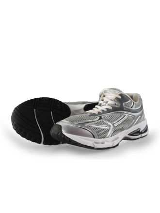 DSTRCT Sneakers