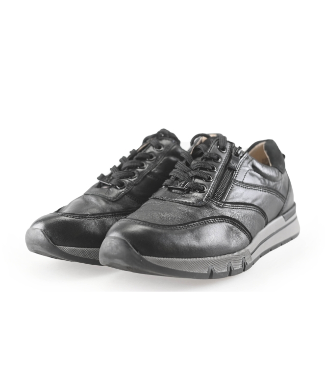 Caprice Sneakers