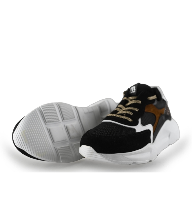 Maruti Sneakers