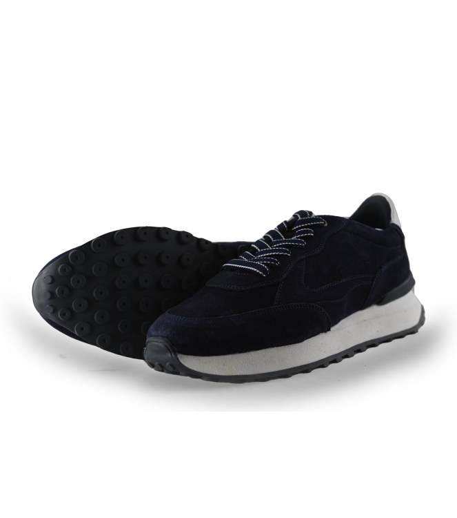 Vertice Sneakers