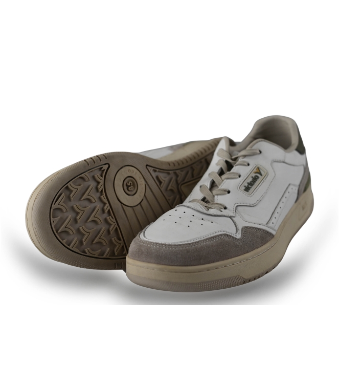Victoria Sneakers