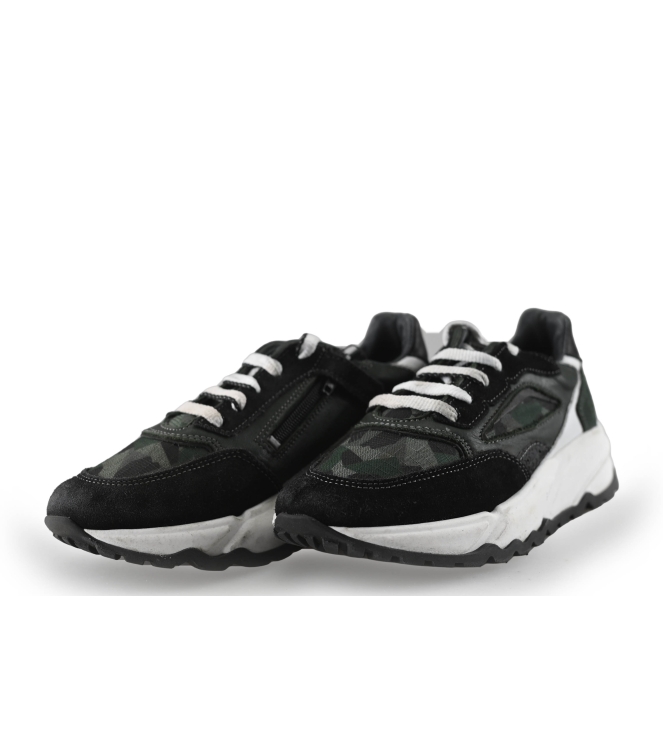Giga Sneakers